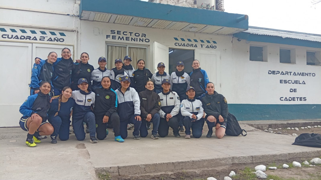 imagen Delegación de cadetes del IUSP participó del encuentro deportivo por el aniversario de la Escuela de Policía de Neuquén