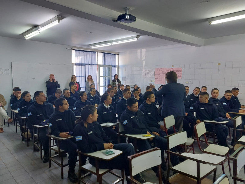 imagen 1 Disertación en la Delegación Zona Sur de la Cátedra de Organización de la Seguridad Pública en Mendoza