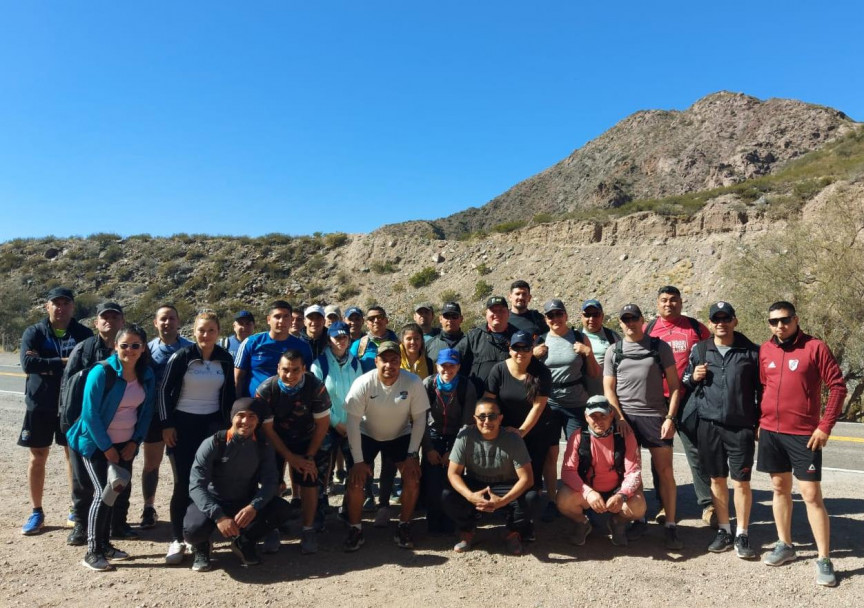imagen Equipo de Licenciatura A.F.A III realizaron trekking a la Cascada del Ángel