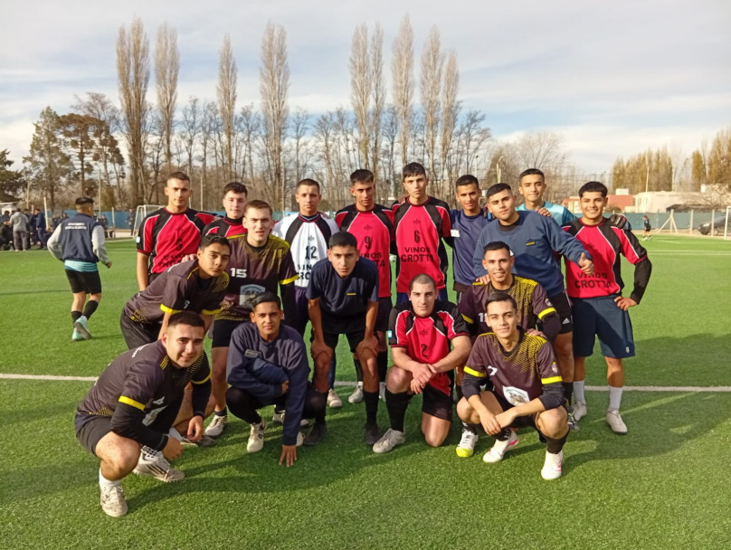 imagen Delegación de cadetes del IUSP participó del encuentro deportivo por el aniversario de la Escuela de Policía de Neuquén