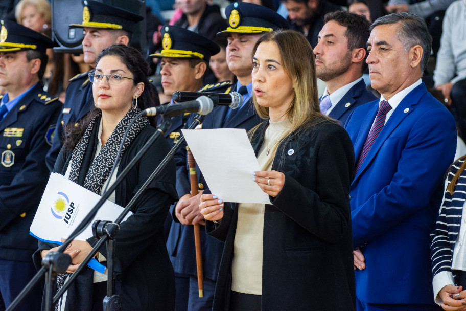 imagen 6 Mas de 80 egresados recibieron su diploma de Auxiliares para la Policía de Mendoza en Zona Este