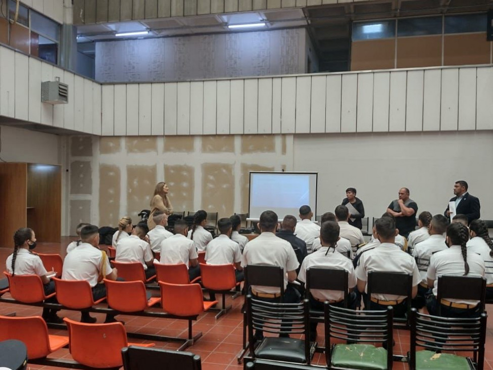 imagen La Dirección Investigaciones recibió la visita de alumnos de Tecnicatura Sede Central