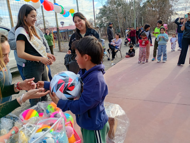 imagen 2 Gran festejo solidario por el día de la Niñez en Escuela María Cali en Lavalle