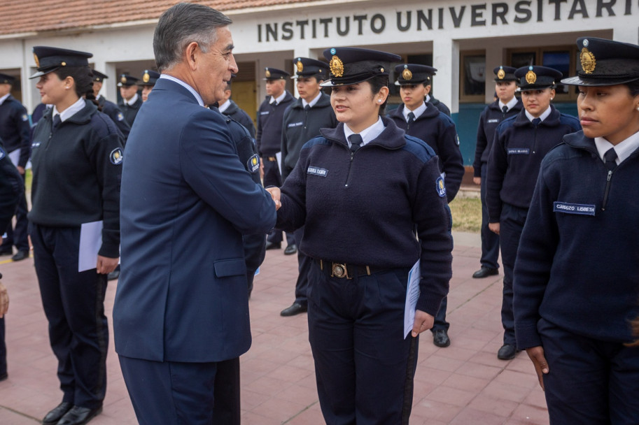 imagen 20 Acto de egreso del curso de Auxiliares Sede Central
