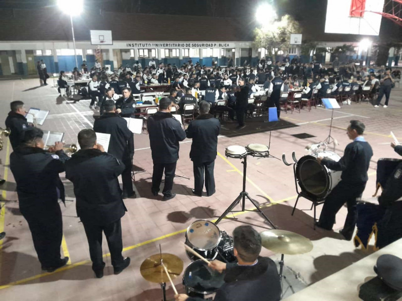 imagen 19 Encuentro de Camaradería de los 2dos años del IUSP de toda la Provincia en el predio deportivo de la UNCuyo