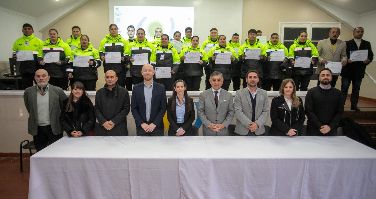 imagen El IUSP y el Ministerio de Seguridad y Justicia entregaron los Certificados de Capacitación para Preventores de Luján de Cuyo