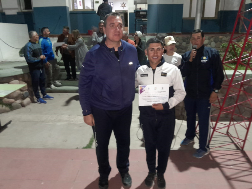 imagen 17 Encuentro de Camaradería de los 2dos años del IUSP de toda la Provincia en el predio deportivo de la UNCuyo