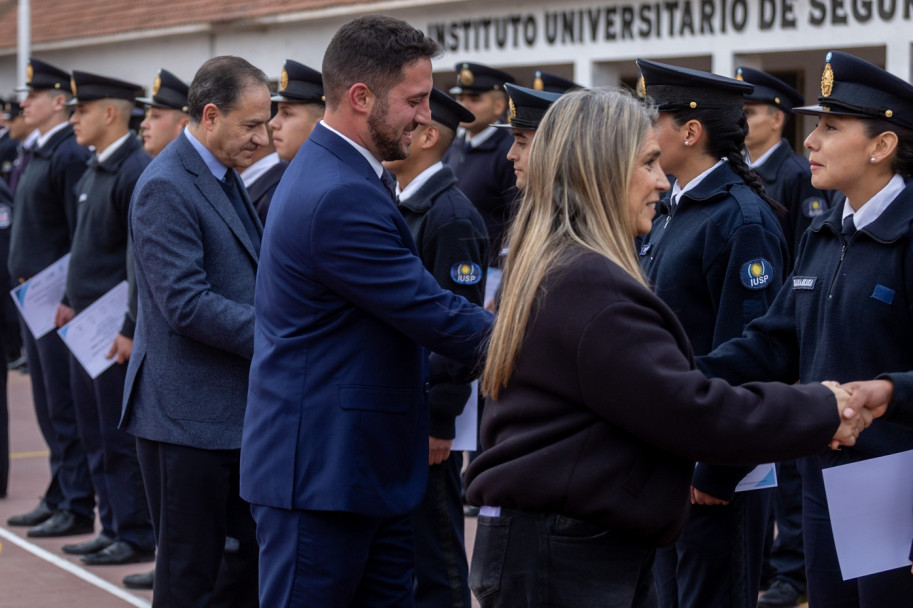 imagen 21 Acto de egreso del curso de Auxiliares Sede Central