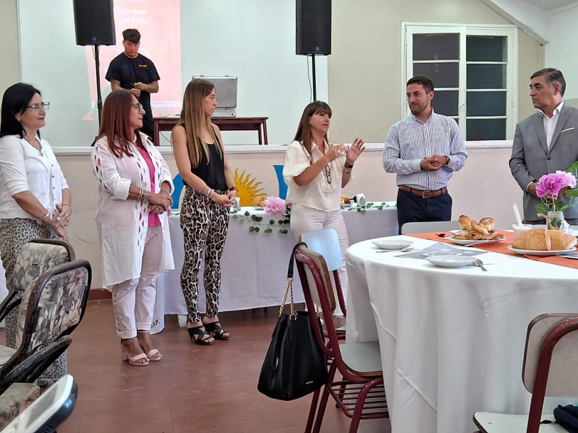 imagen 1 Se conmemoró el día internacional de la mujer en el IUSP agasajando al personal femenino