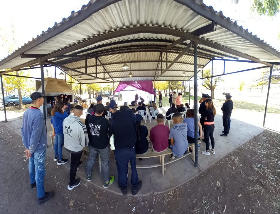 imagen Cadetes del Curso de FPB realizaron charla pública sobre Primeros Auxilios