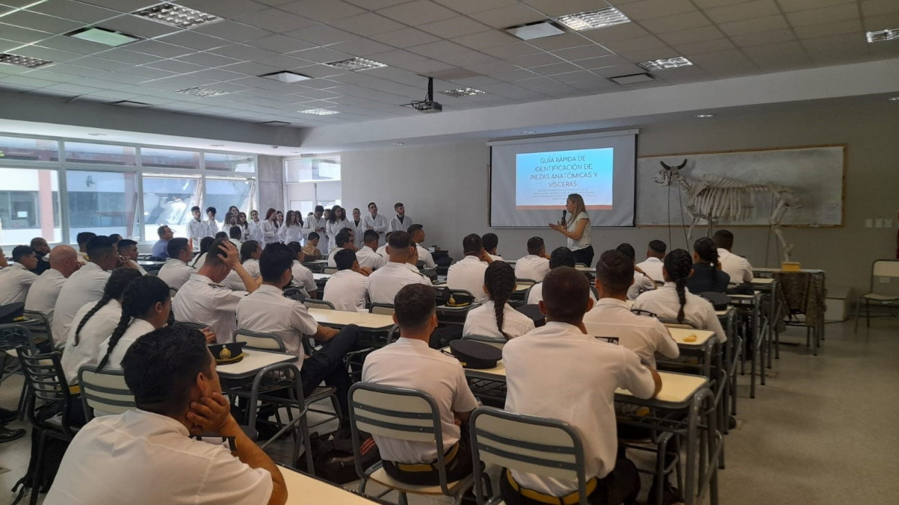 imagen El IUSP hizo parte del "Conversatorio de articulación laboral entre las ciencias bromatológicas y las ciencias de seguridad"