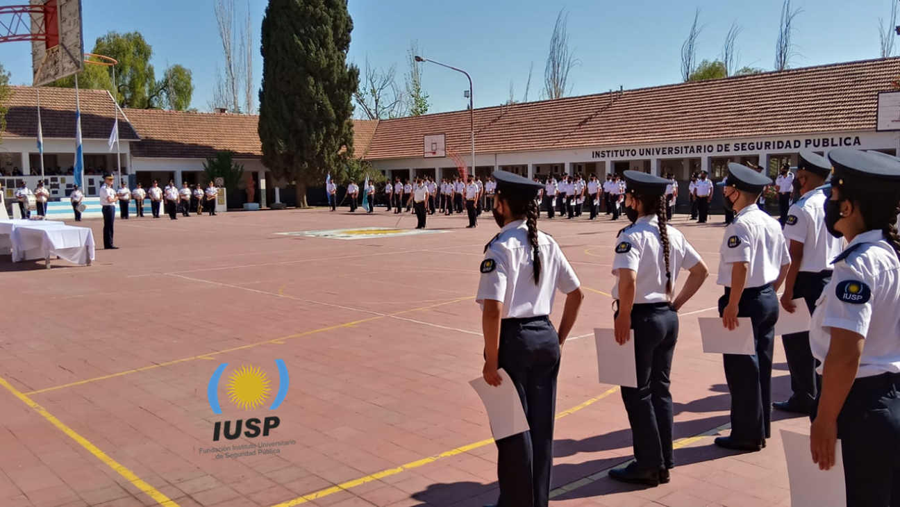 imagen Se realizó el Acto de Egreso de 117 cadetes de los cursos de FBP de Auxiliares de la Sede Central