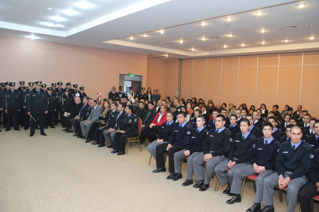 imagen Acto de Finalización del Curso de Auxiliares Nº 132 Delegación Zona Sur