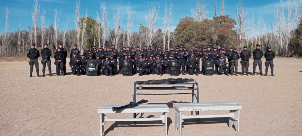imagen Personal del Cuerpo de Infantería Libertador San Martín dictó una clase teórico-práctica a los alumnos de Tecnicatura de la Delegación Zona Este