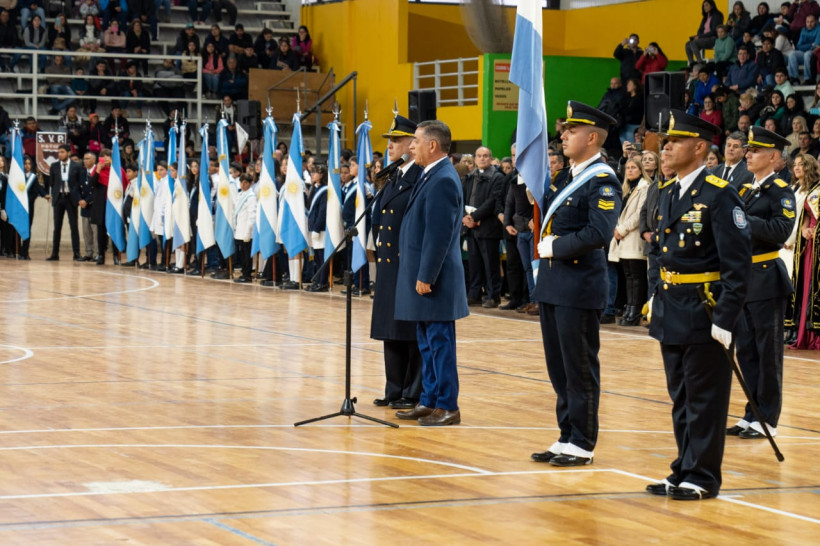 imagen Se conmemoró el aniversario del paso a la inmortalidad del Gral. Manuel Belgrano junto con la jura de la bandera Nacional en Zona Este (Junín)