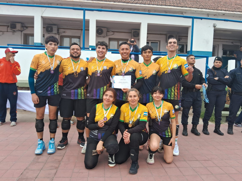 imagen 10 Deporte, salud e integración en el Torneo mixto de Vóley organizado por el IUSP