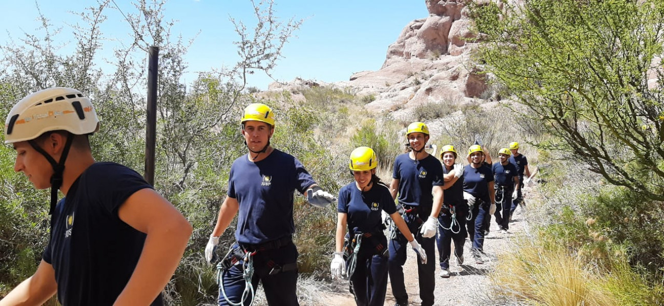 imagen Actividades de montaña del curso de formación profesional No. 174 Delegación Zona Sur