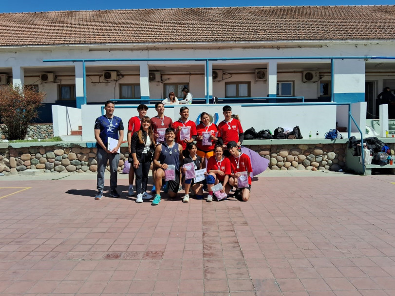 imagen 15 Se desarrolló el 2° Torneo de Voley Recreativo Mixto en la Sede Central del IUSP