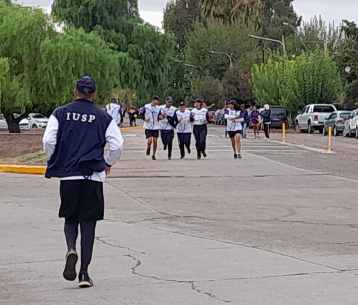 imagen 4 El IUSP estuvo representado en la Media Maratón Guaymallén por cadetes de Tecnicatura y Cursos de FPB para Auxiliar