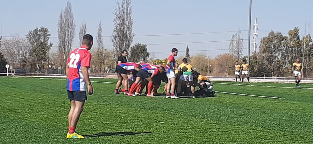 imagen Equipo de rugby del IUSP en encuentro deportivo contra el equipo Huarpes