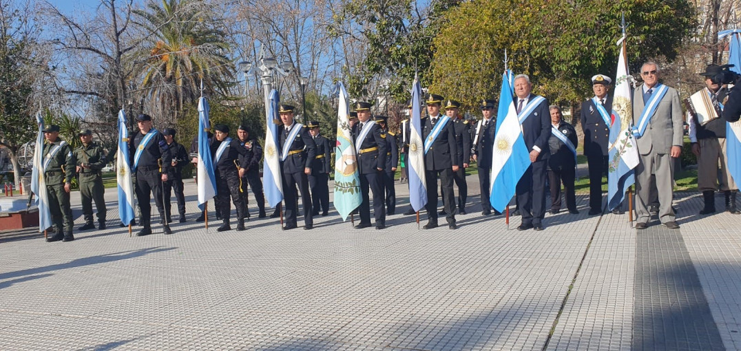 imagen 5 El IUSP Delegación San Rafael presente en Acto oficial por el 174° Aniversario del Fallecimiento del Gral.Don José de San Martín