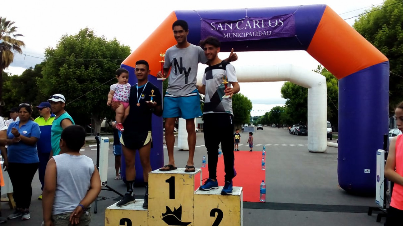 imagen Alumnos de Tecnicatura Delegación Valle de Uco participaron en la Maratón San Carlos Borromeo 