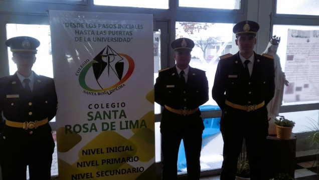 imagen La Delegación Valle de Uco realizó una visita a la escuela Santa Rosa de Lima poniendo en práctica el Proyecto "Mi amigo el Policía"