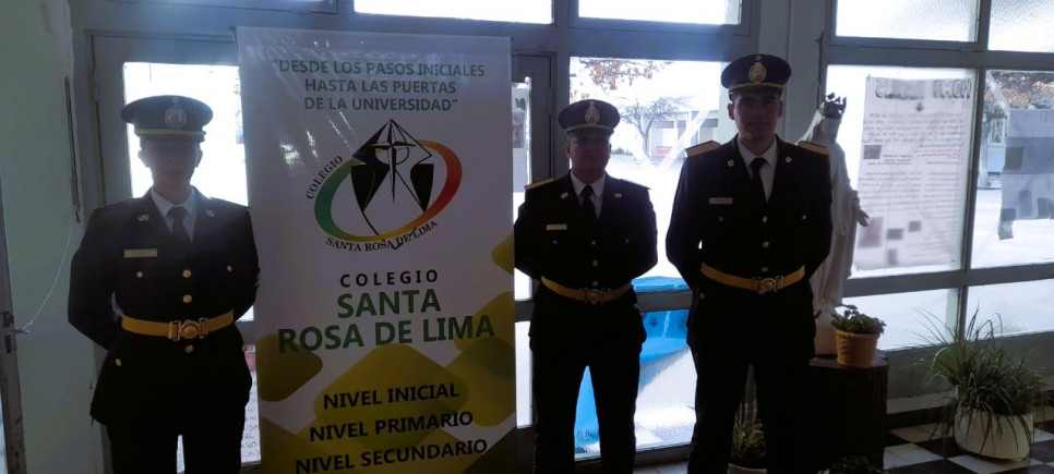 imagen La Delegación Valle de Uco realizó una visita a la escuela Santa Rosa de Lima poniendo en práctica el Proyecto "Mi amigo el Policía"