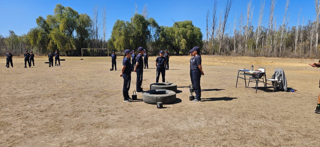 imagen 6 Alumnos de Tecnicatura de la Delegación Zona Este presentaron un proyecto que incluye pesas rusas o kettlebell para Educación Física Policial