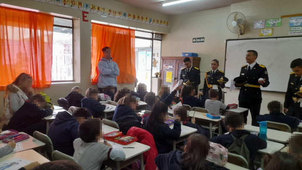 imagen Con una intervención comunitaria alumnos de Tecnicatura de Sede Central visitaron el Instituto San Vicente Ferrer