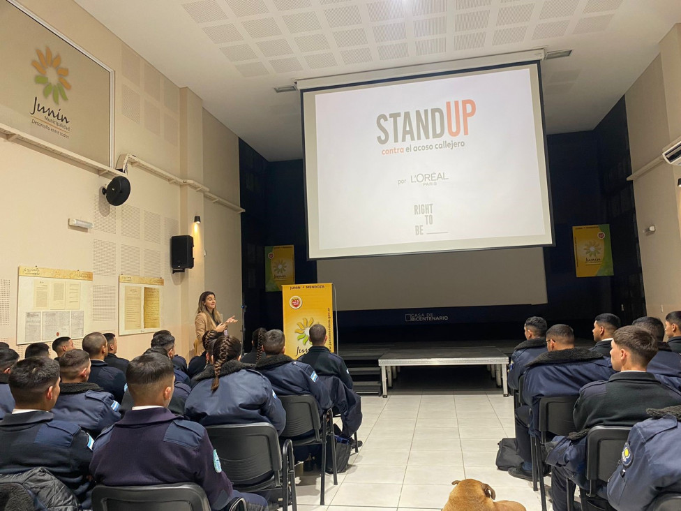 imagen Con una gran participación se llevó a cabo el Taller sobre acoso callejero en Zona Este