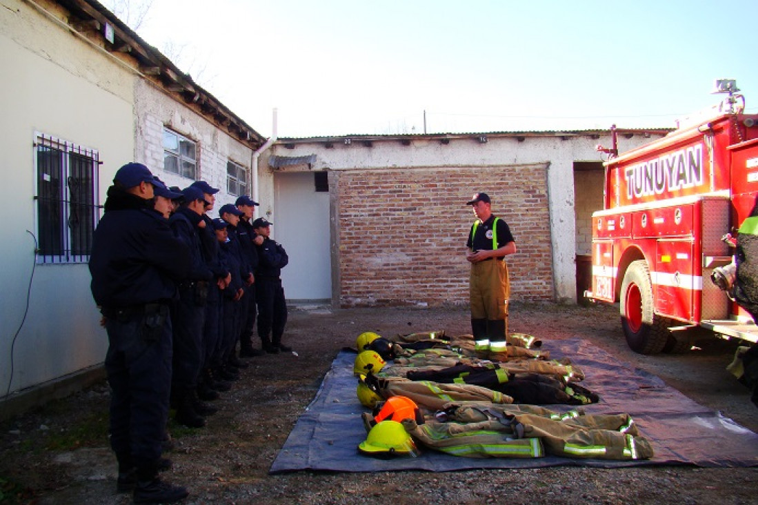 imagen Jornadas de capacitación con personal de Bomberos Voluntarios Tunuyán