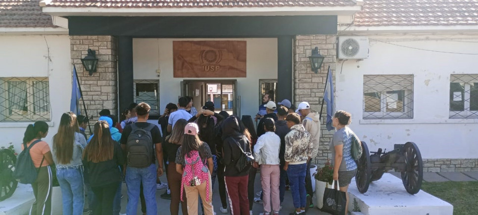 imagen El Instituto Universitario de Seguridad Pública (IUSP) continúa activamente la Oferta Educativa en Colegios Secundarios