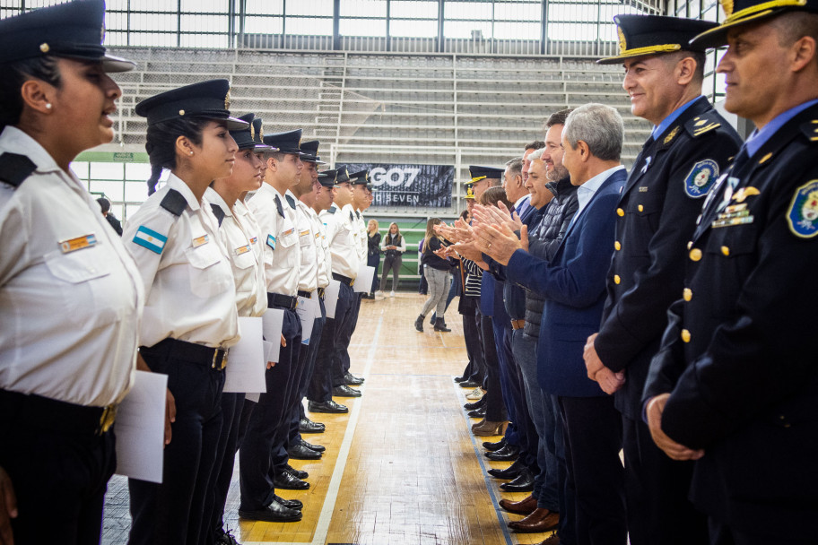 imagen 2 Mas de 80 egresados recibieron su diploma de Auxiliares para la Policía de Mendoza en Zona Este