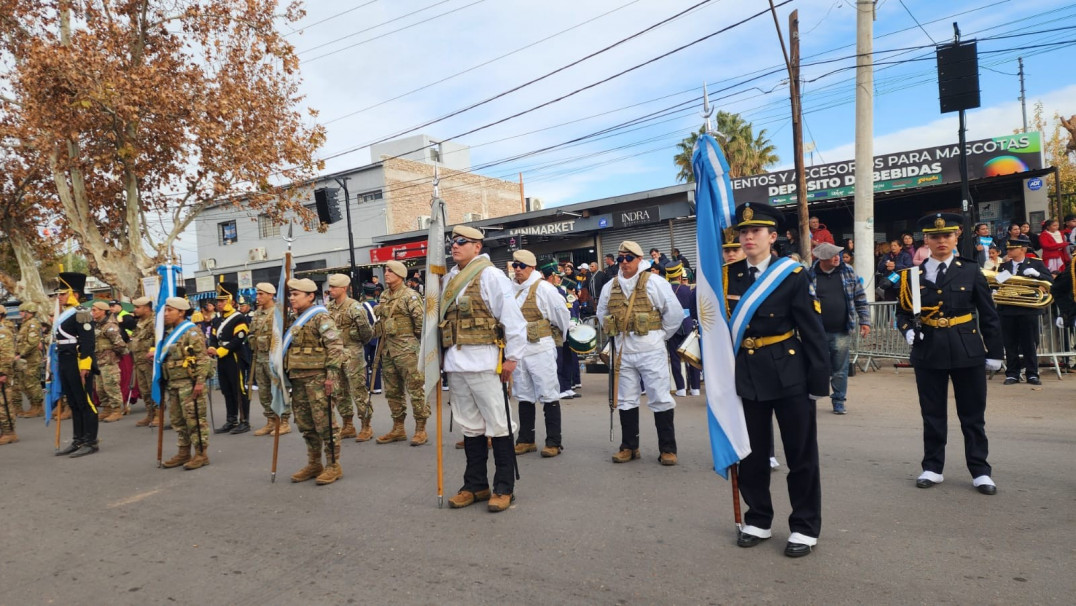 imagen 6 Los cadetes del IUSP desfilaron en los actos Patrios del 9 de Julio