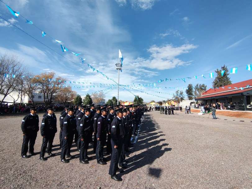 imagen 5 El IUSP Delegación Zona Este rindió juramento a la bandera en Acto oficial en la Colonia Junín