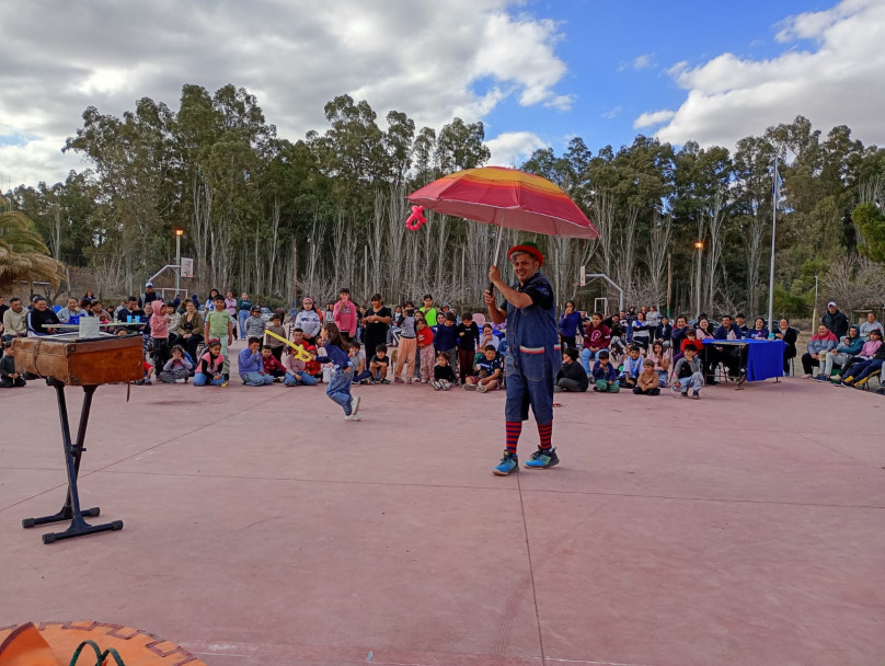 imagen 8 Gran festejo solidario por el día de la Niñez en Escuela María Cali en Lavalle