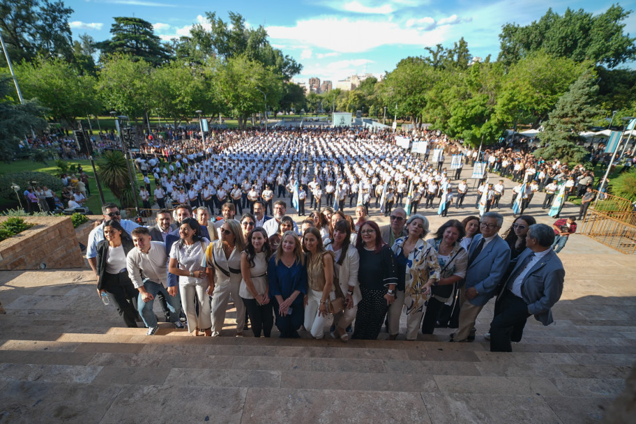 imagen 6 Imponente acto por el 27° aniversario del IUSP y el egreso de Técnicos Universitarios y Auxiliares