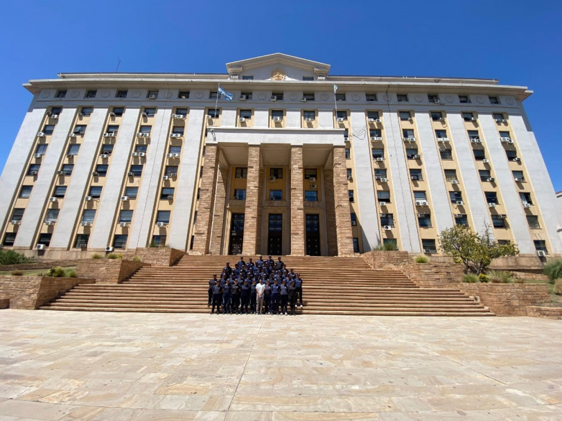 imagen 1 Con el fin de identificar atractivos turísticos de gran importancia histórica, cultural y económica, cadetes de la FPB para Auxiliar de la Delegación Valle de Uco, visitaron la Ciudad de Mendoza