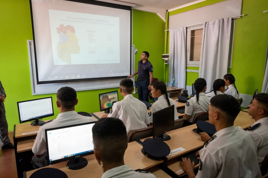 imagen 2 Mas de 60 jóvenes con formación militar previa estudian en el IUSP para ingresar a la Policía de Mendoza