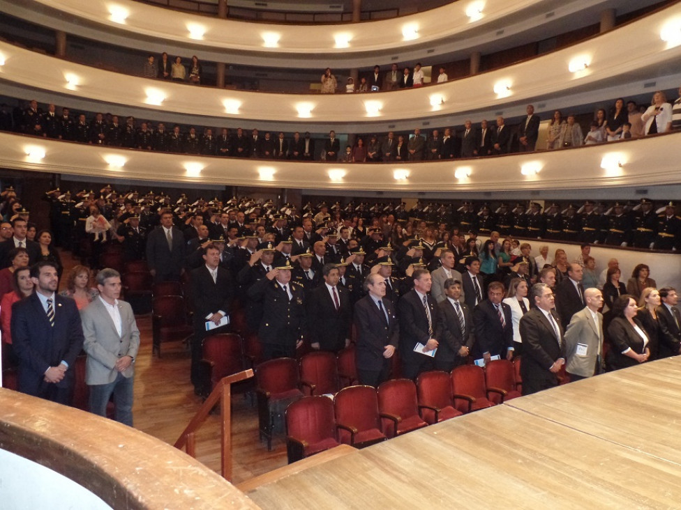 imagen Se realizó el Acto de Colación de Grado de Técnicos y Licenciados 2014