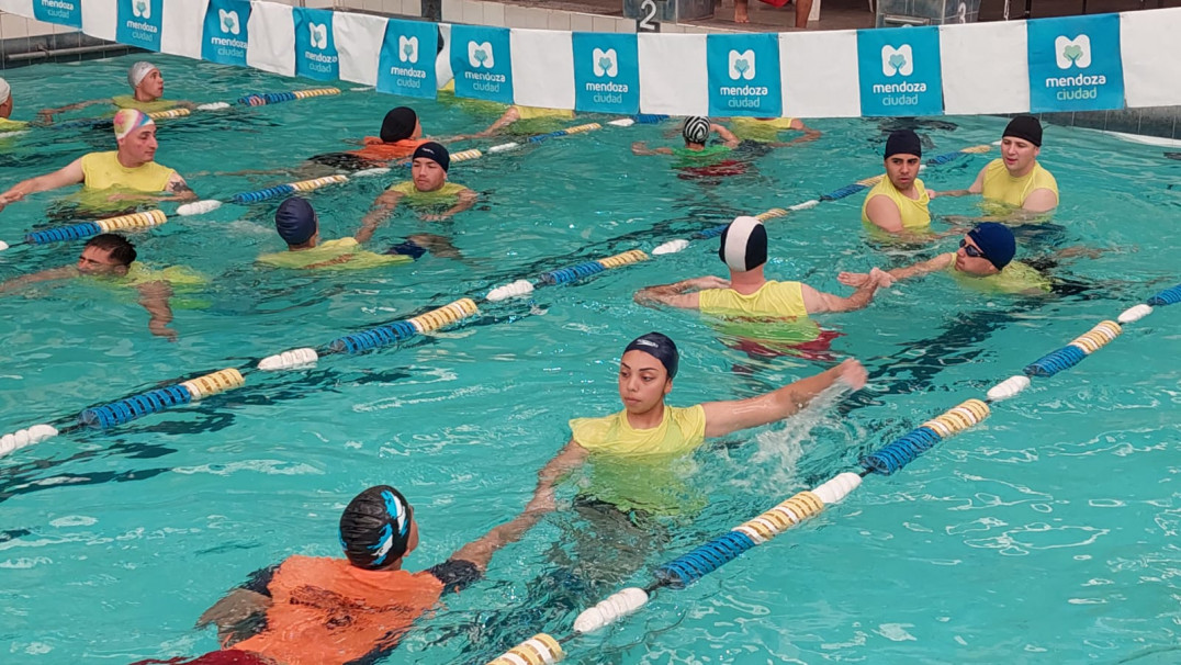 imagen 1 Comenzó la capacitación en los cursos de natación para Tecnicatura en Seguridad Pública