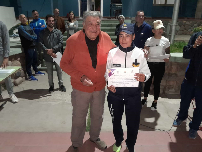 imagen 18 Encuentro de Camaradería de los 2dos años del IUSP de toda la Provincia en el predio deportivo de la UNCuyo