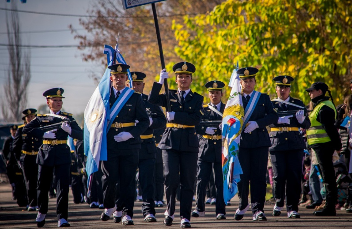 imagen La Delegación Valle de Uco presente en desfiles cívico militares y policiales por aniversario de la Revolución de Mayo