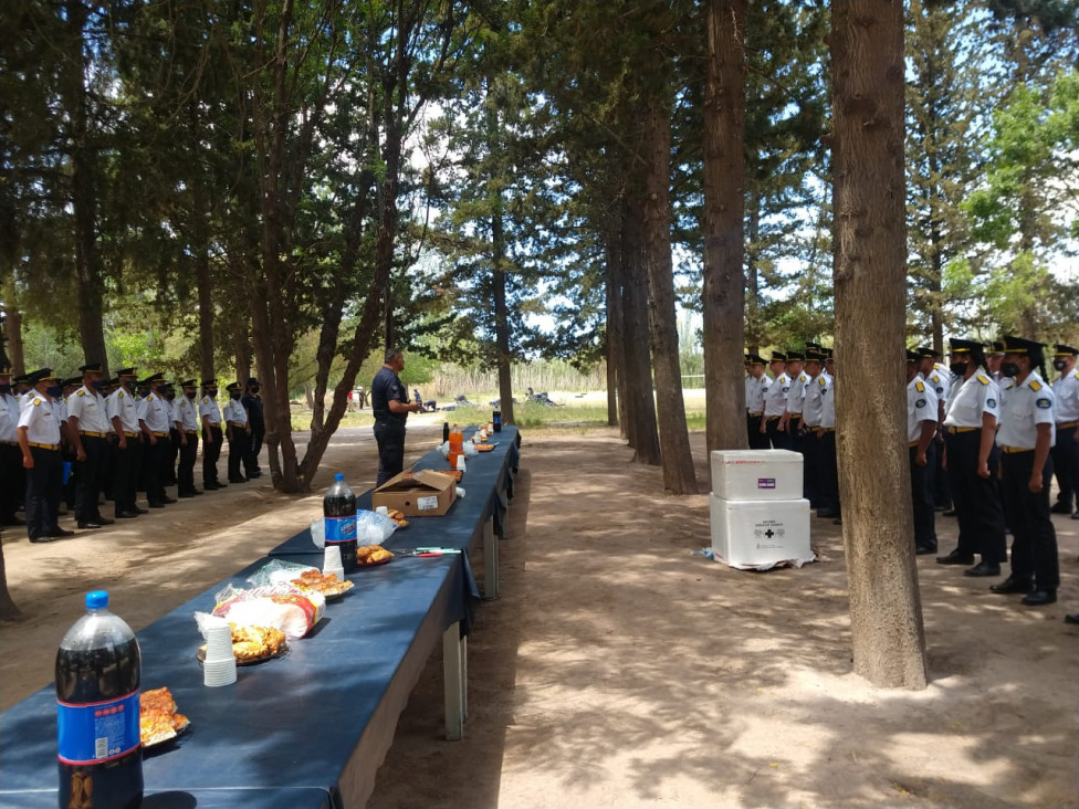 imagen Alumnos de 1er. año agasajaron a los de 2do año de Tecnicatura en Seguridad Pública de Zona Este