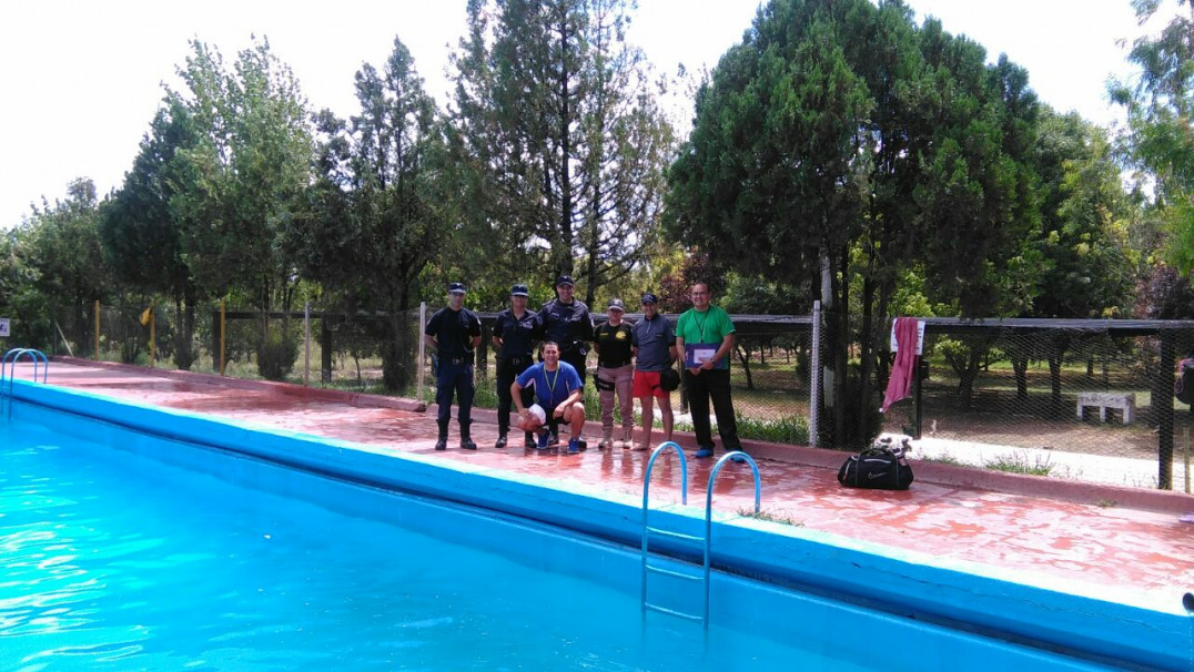 imagen Actividad de natación del Curso de Auxiliares No. 160 