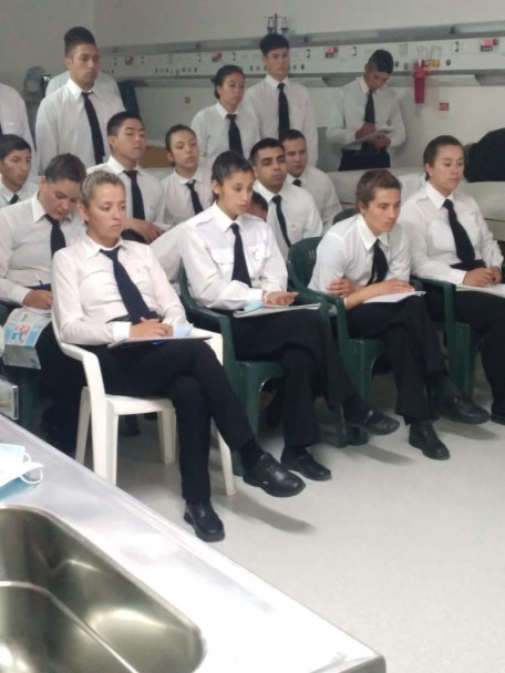 imagen 4 Cadetes del Curso de FPB N° 200 del IUSP realizaron práctica de RCP en el Hospital Malargüe