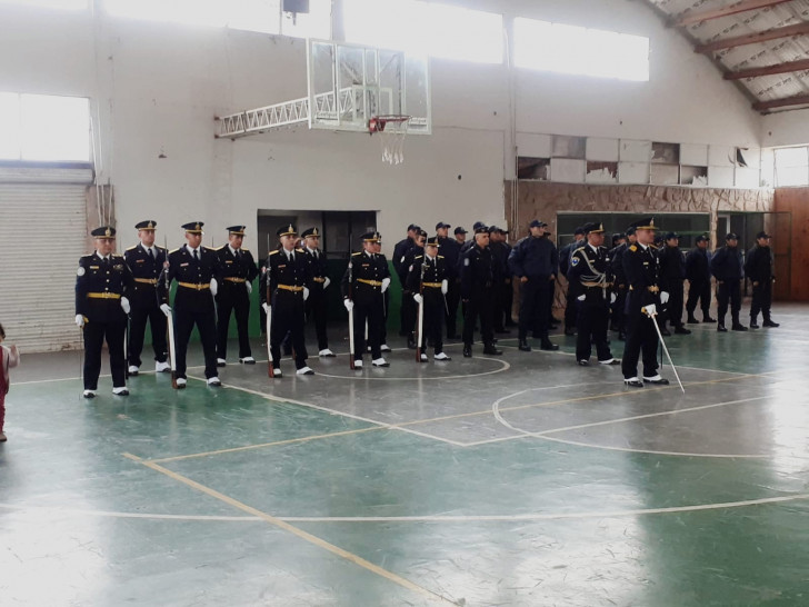 imagen El juramento a la bandera fue declarado por los estudiantes de la Delegación General Alvear en Acto de aniversario de paso a la inmortalidad del Gral. Manuel Belgrano
