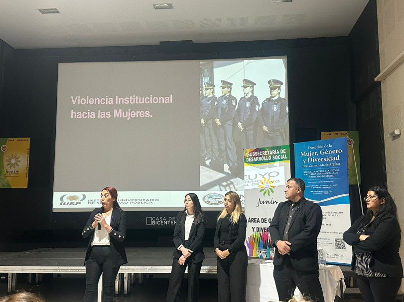 imagen 2 Presentación de Licenciatura para la asignatura Victimología y Prevención en Jornada sobre Violencia contra las Mujeres