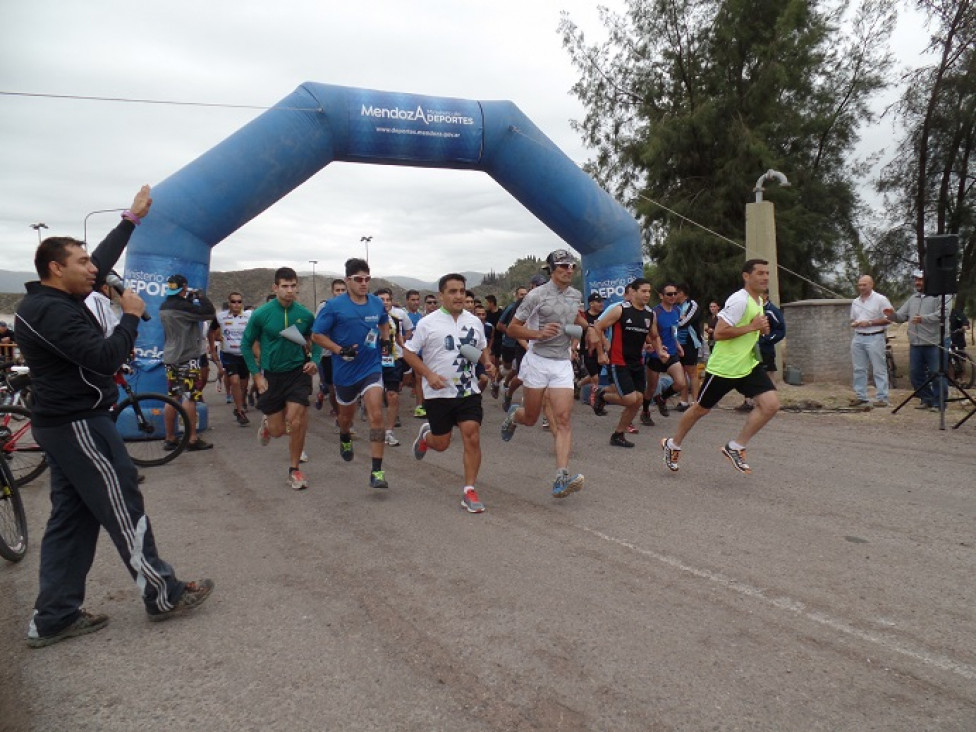 imagen Amplia participación en el Duatlon Policial 2014